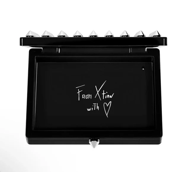 Christian Louboutin
Abracadabra la Palette in original box. Rare and sought - Picture 3 of 10